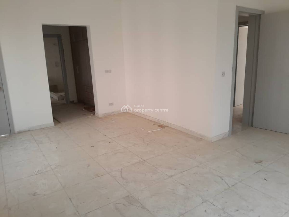 Spacious 5-bedroom Semi-detached Apartment, Admiralty Road, Lekki Phase 1, Lekki, Lagos, Flat / Apartment for Rent