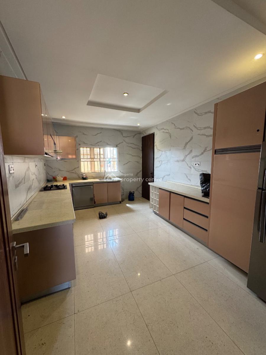 Beautiful 3 Bedroom Apartment, Lekki Phase 1, Lekki, Lagos, Flat / Apartment for Rent