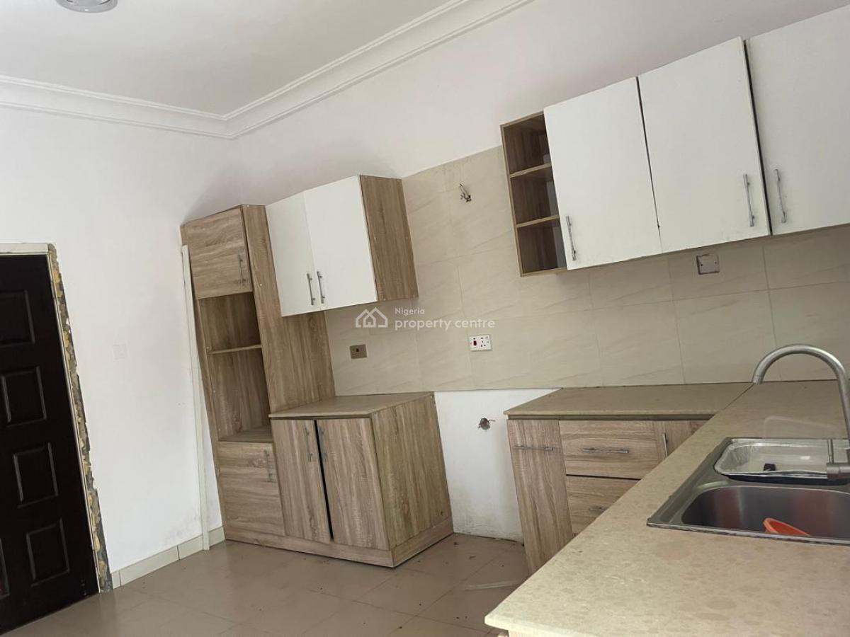 Specious 3 Bedrooms Terrace Duplex, Along Chevron Drive, Lekki, Lagos, Terraced Duplex for Rent