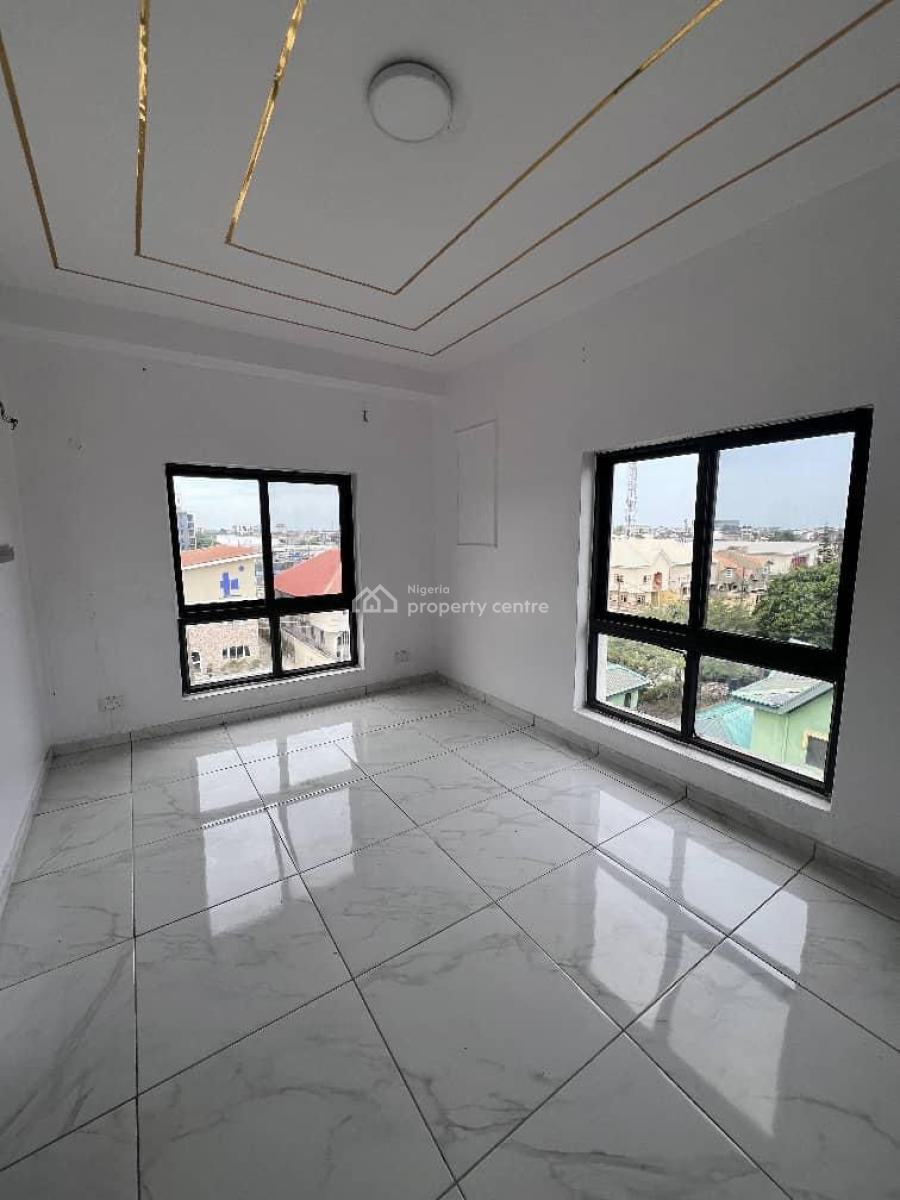Luxury 3 Bedroom Flat on The 3rd Floor, Lekki Phase 1, Lekki, Lagos, Flat / Apartment for Rent
