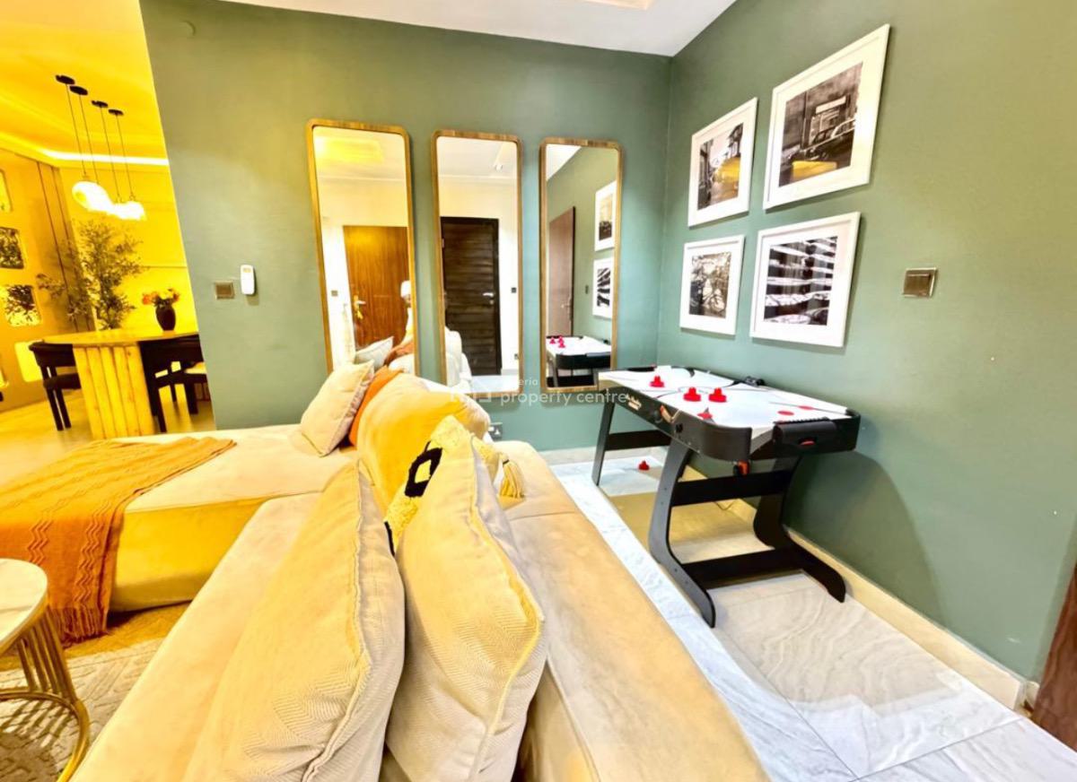 Exquisitely Furnished 2 Bedroom Apartment, Freedom Way Road, Lekki Phase 1, Lekki, Lagos, Flat / Apartment Short Let
