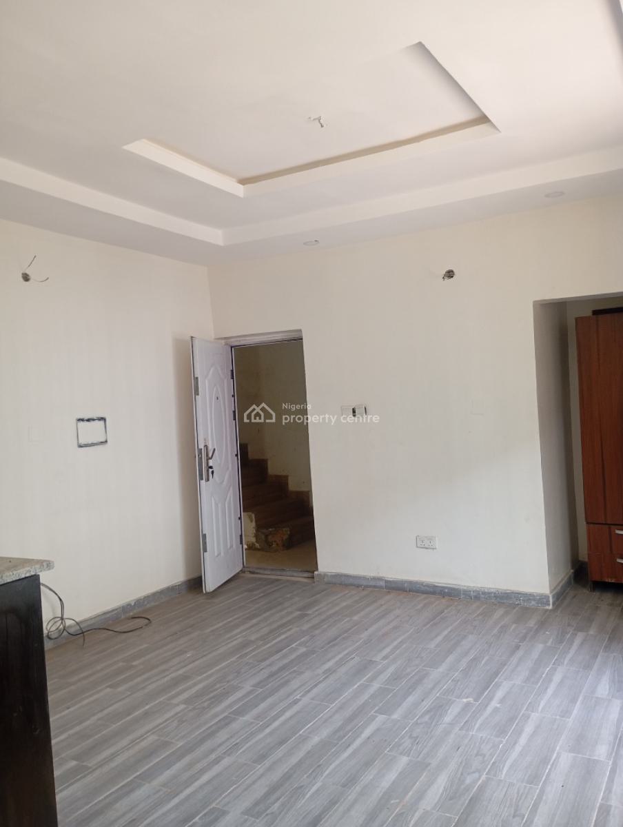 Spacious, Clean, Studio Apartment with Balcony in a Secured Estate, Chevron, Lekki, Lagos, Flat / Apartment for Rent