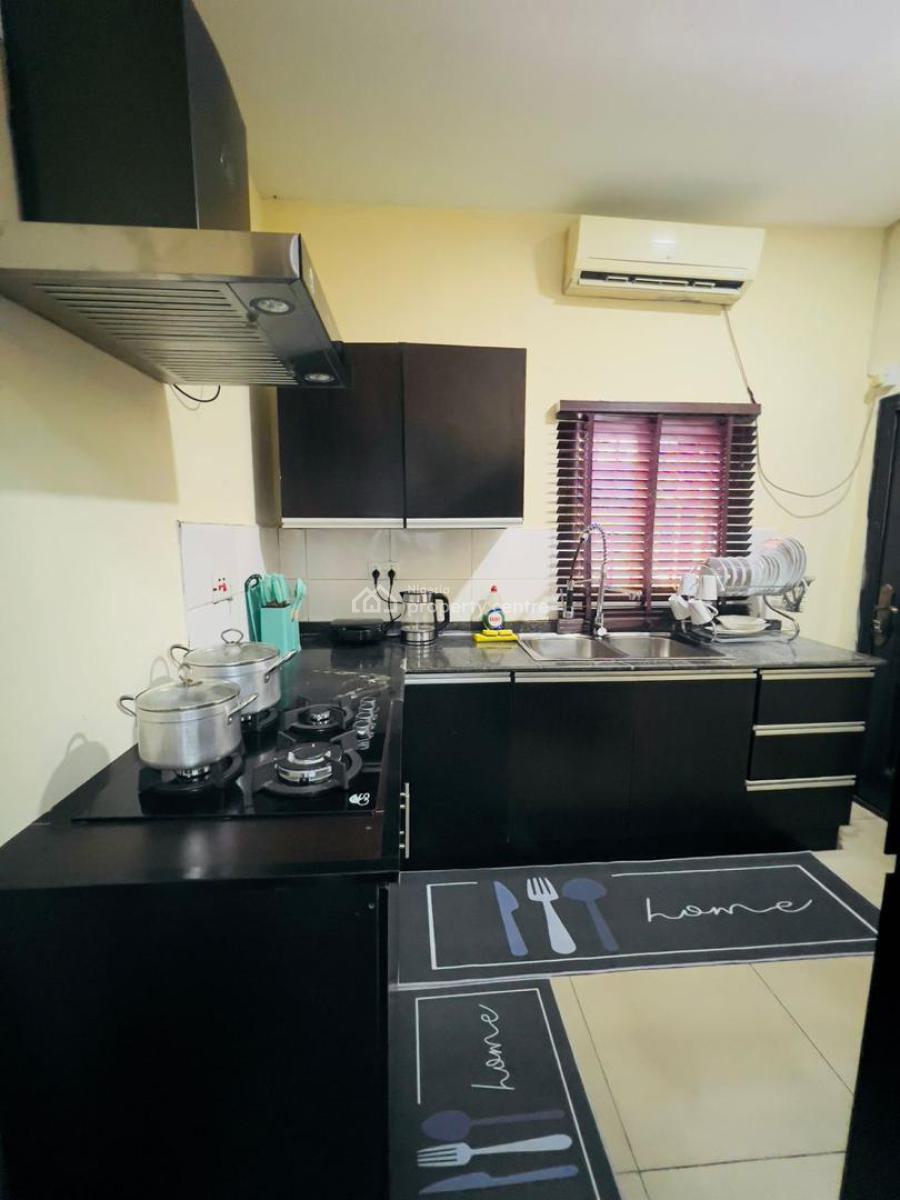 Subtle & Comfy 2 Bedroom with Ps5, Okupe Estate, Mende, Maryland, Lagos, Flat / Apartment Short Let