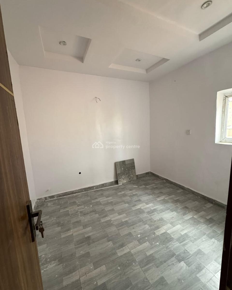 Massive Office Space with Large Compound, Lekki Phase 1, Lekki, Lagos, Office Space for Rent