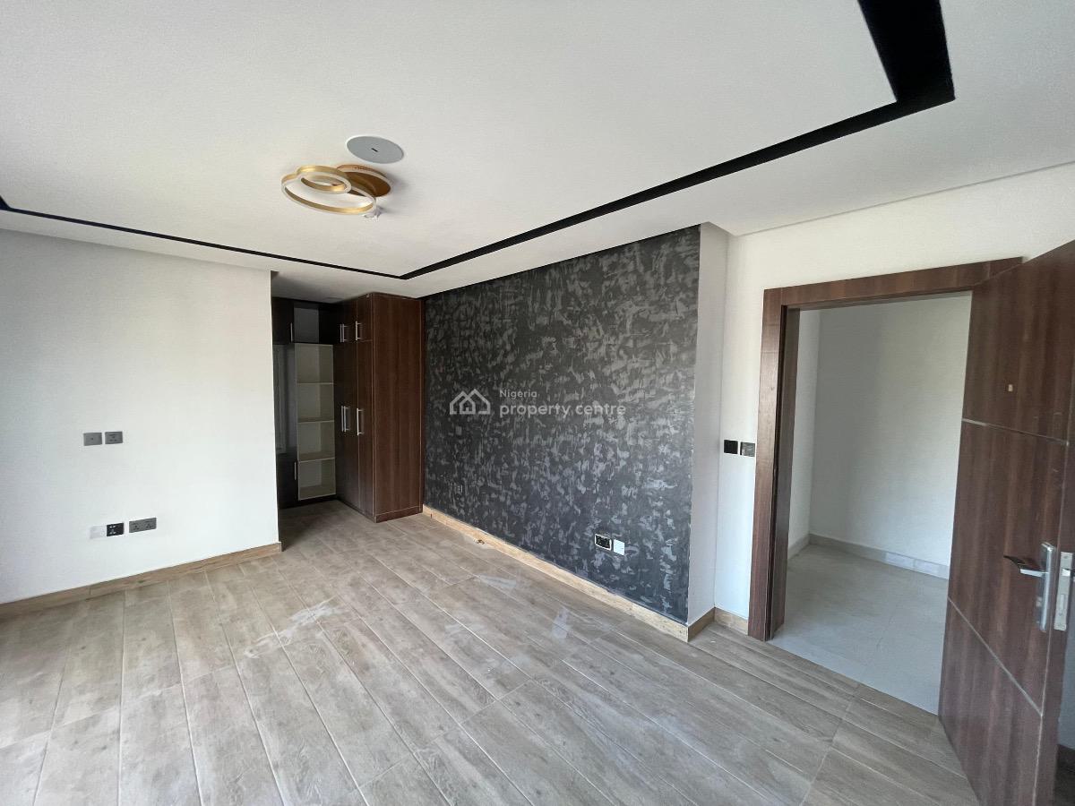 Waterfront Three Bedroom Apartment, Lekki Phase 1, Lekki, Lagos, Flat / Apartment for Sale