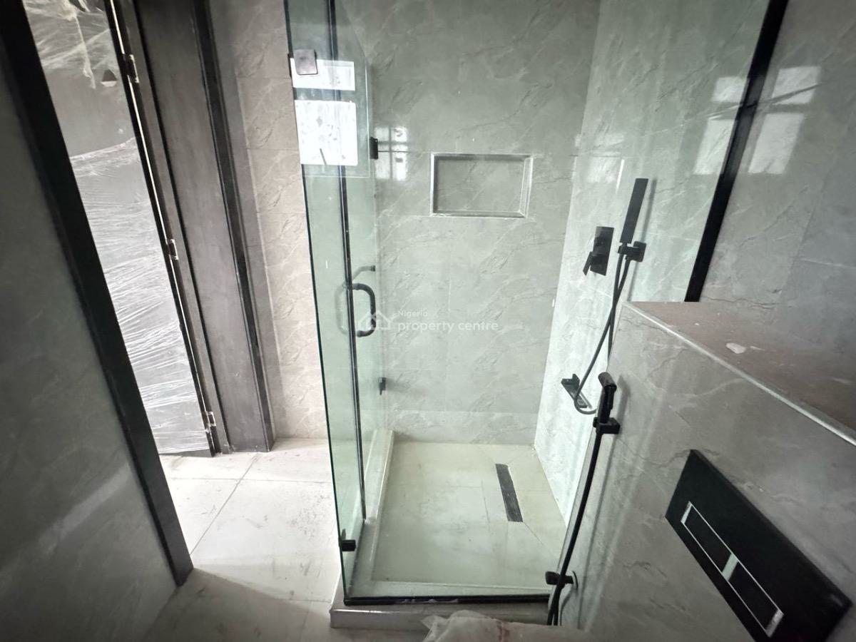 2 Bedroom Apartment with Bq, Elevator & Gym, Lekki Phase 1, Lekki, Lagos, Flat / Apartment for Sale