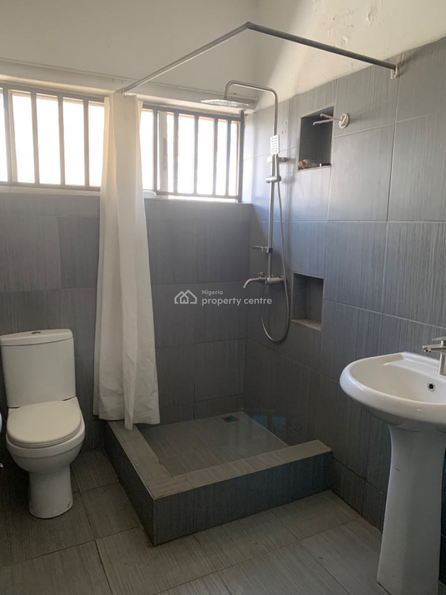 Spacious 3 Bedroom Apartment with Bq, Lekki Phase 1, Lekki, Lagos, Flat / Apartment for Rent