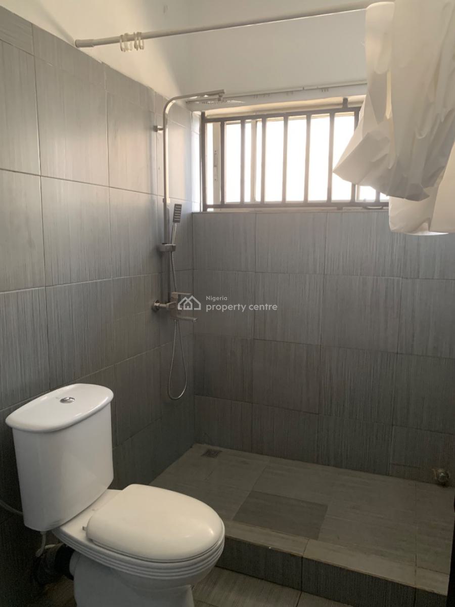 Spacious 3 Bedroom Apartment with Bq, Lekki Phase 1, Lekki, Lagos, Flat / Apartment for Rent