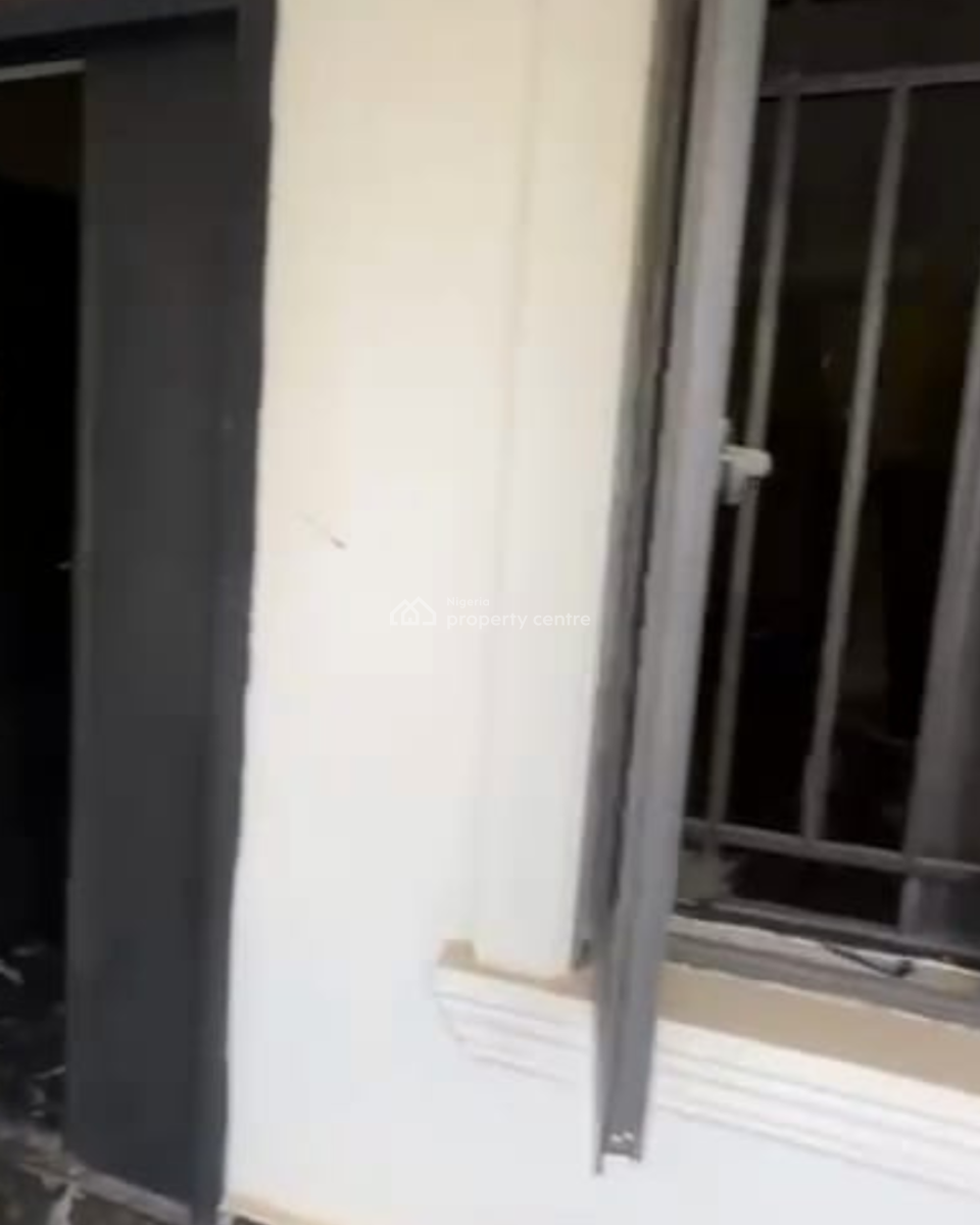 5-bedroom Semi-detached Terrace in Life Camp Estate, Life Camp, Abuja, Terraced Duplex for Rent