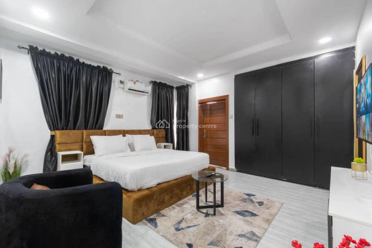 Luxury 4 Bedroom Apartment with Ps5 and Snooker, Lekki Phase 1, Lekki, Lagos, Flat / Apartment Short Let