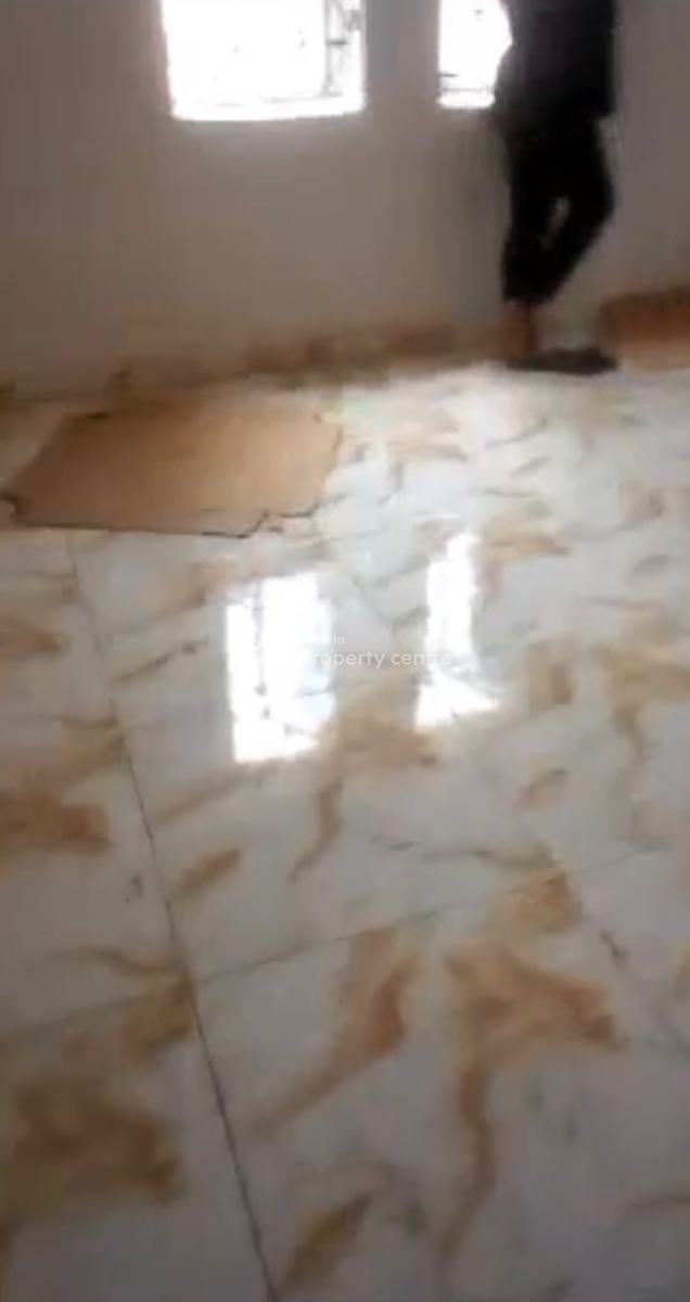 a Standard, Modern 2 Bedroom Flat., Ajeigbe Area, Ring Road, Ibadan, Oyo, Flat / Apartment for Rent