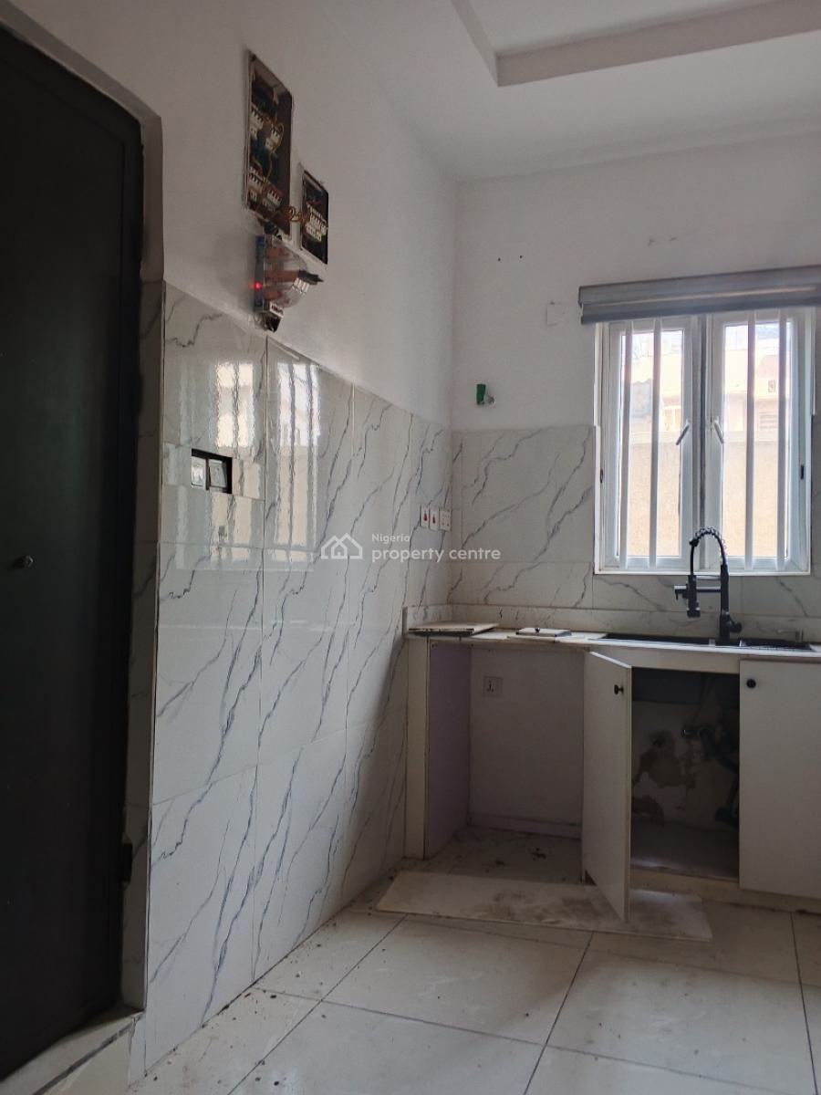 Luxury Two Bedroom Apartment Available, Alagomeji, Alagomeji, Yaba, Lagos, Flat / Apartment for Rent