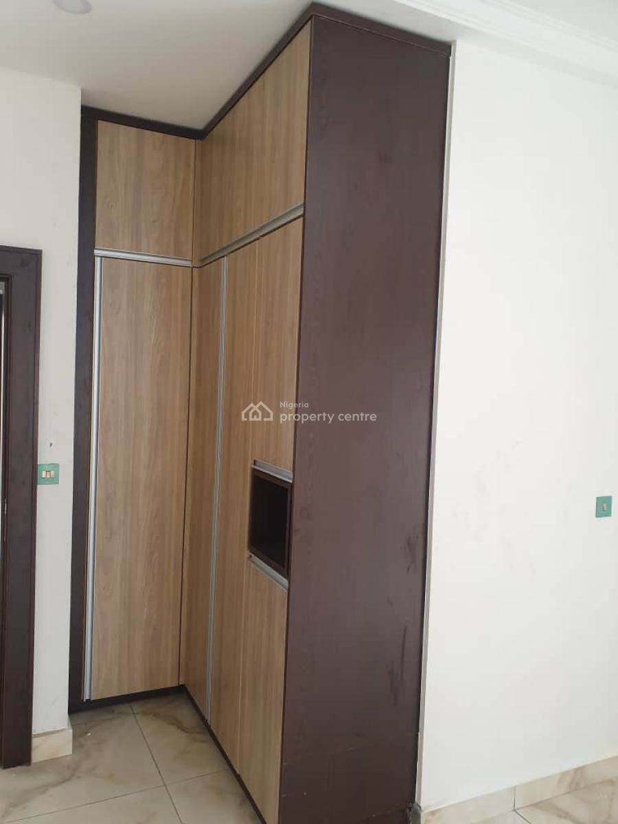 Nice Three(3) Bedrooms Apartment with Acs, Cluster 5, River Park Estate Airport Road Abuja, Lugbe District, Abuja, Block of Flats for Sale