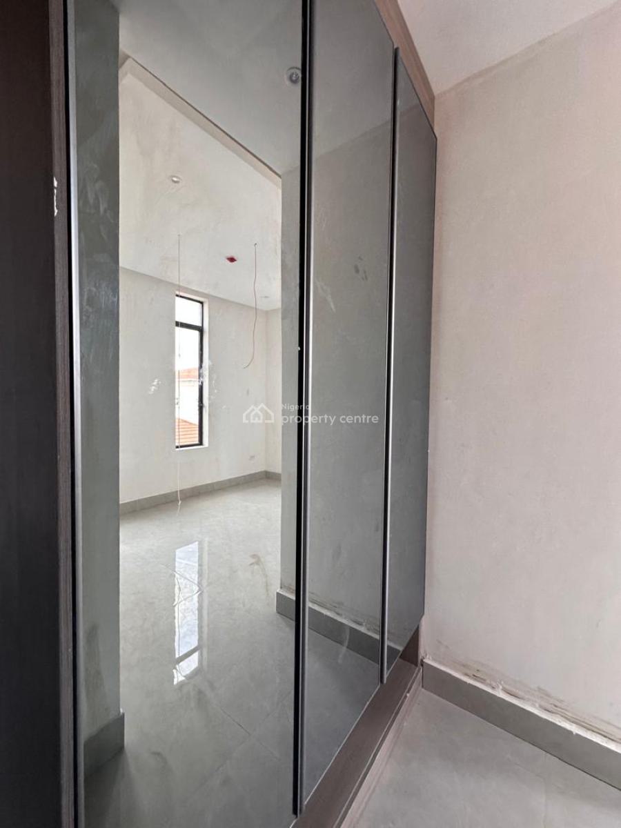 Fantastic 3 Bedroom Apartment, Lekki Phase 1, Lekki, Lagos, House for Sale