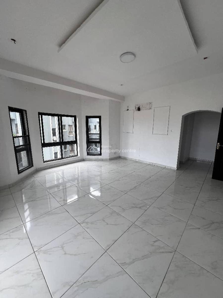 Spacious 3 Bedroom Apartment, Lekki Phase 1, Lekki, Lagos, Flat / Apartment for Rent