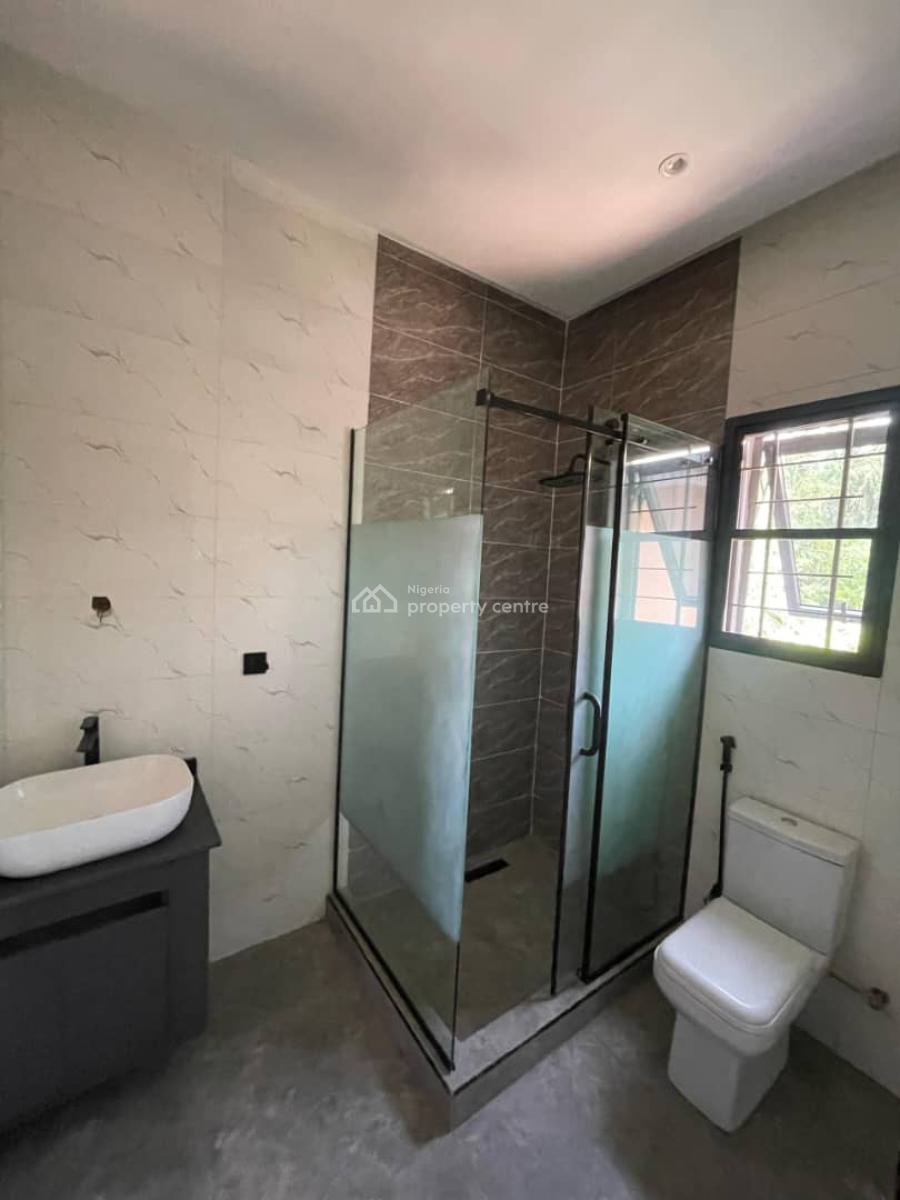 4bedroom Semi Detached House, Magodo Estate, Gra Phase 1, Magodo, Lagos, Semi-detached Duplex for Sale