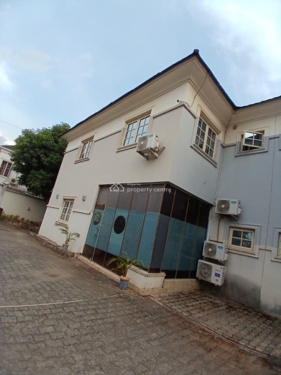 Well Renovated 4  Bedroom Terrace Duplex, Guzape Abuja Diplomatic Zone, Guzape District, Abuja, Terraced Duplex for Rent