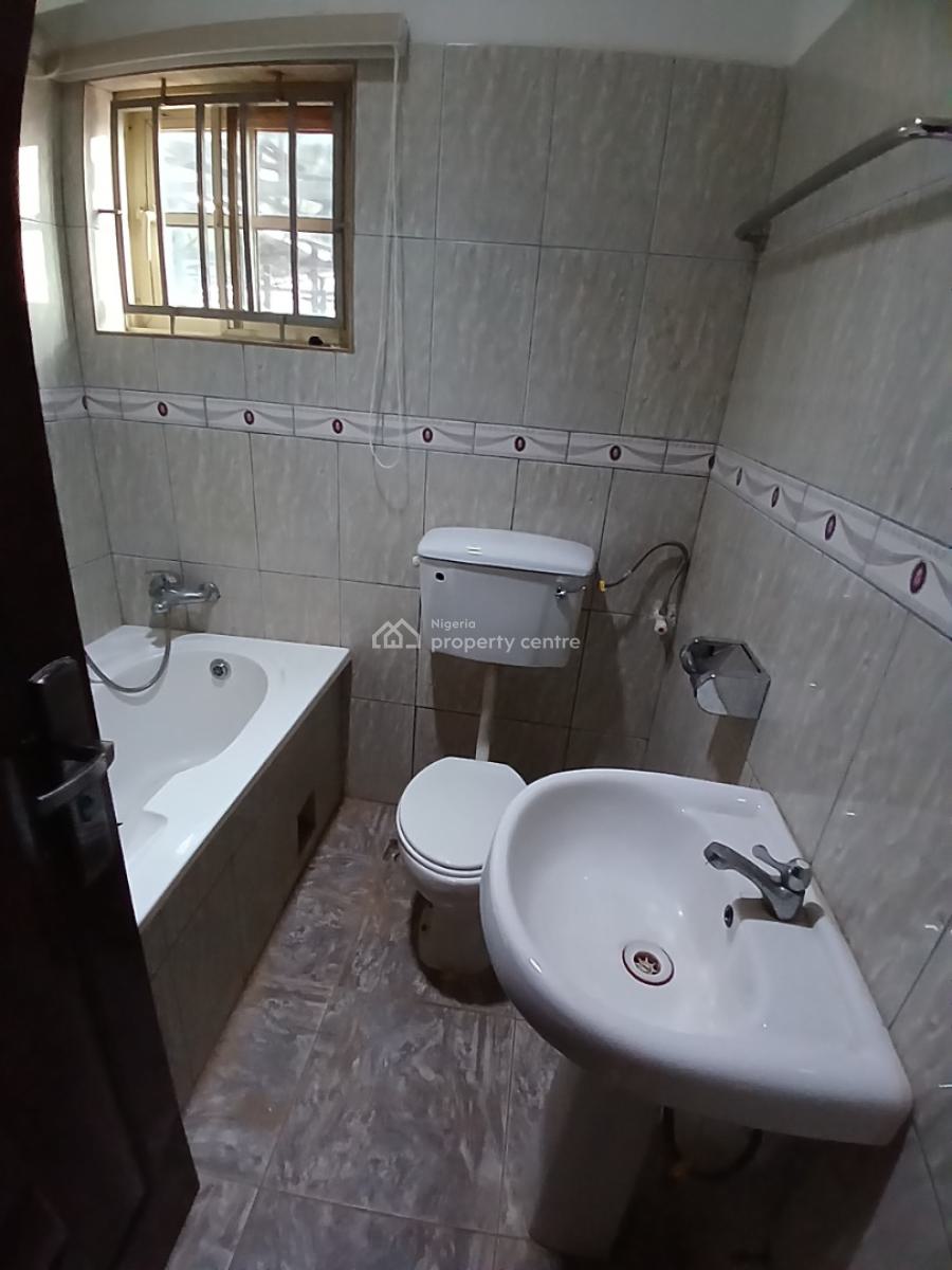 Well Renovated 4  Bedroom Terrace Duplex, Guzape Abuja Diplomatic Zone, Guzape District, Abuja, Terraced Duplex for Rent