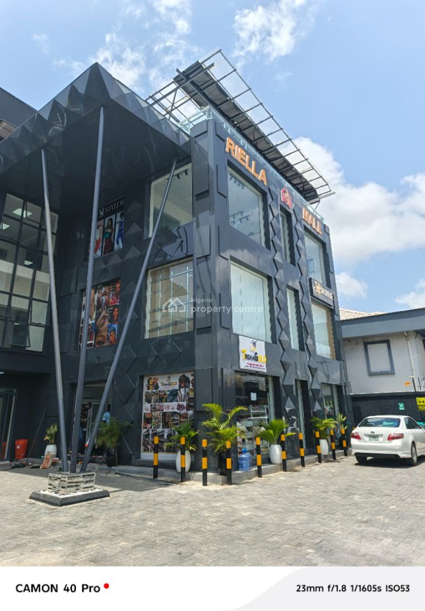 Top Floor Lounge Space of Over 250sqm, Off Freedom Way Lekki Phase 1, Lekki Phase 1, Lekki, Lagos, Restaurant / Bar for Rent