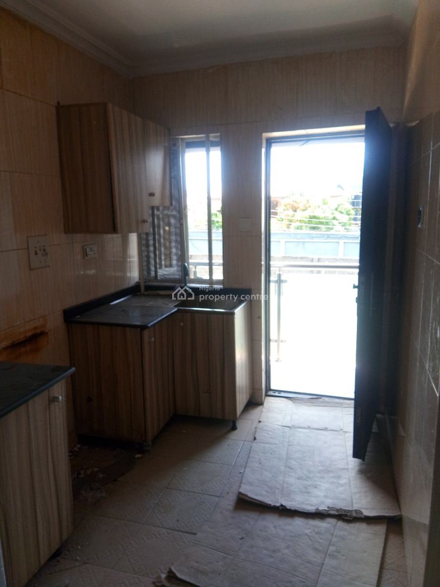 Standard Ensuit 3 Bedroom Apt Upstairs, on Tared Road Adewale Est, Badore, Ajah, Lagos, Flat / Apartment for Rent