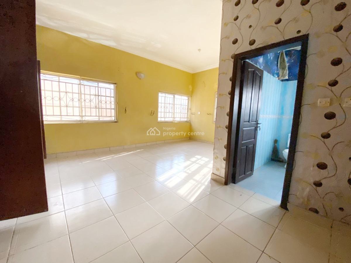 Luxury 3 Bedroom Flat, Omole Phase 2, Ikeja, Lagos, Flat / Apartment for Rent