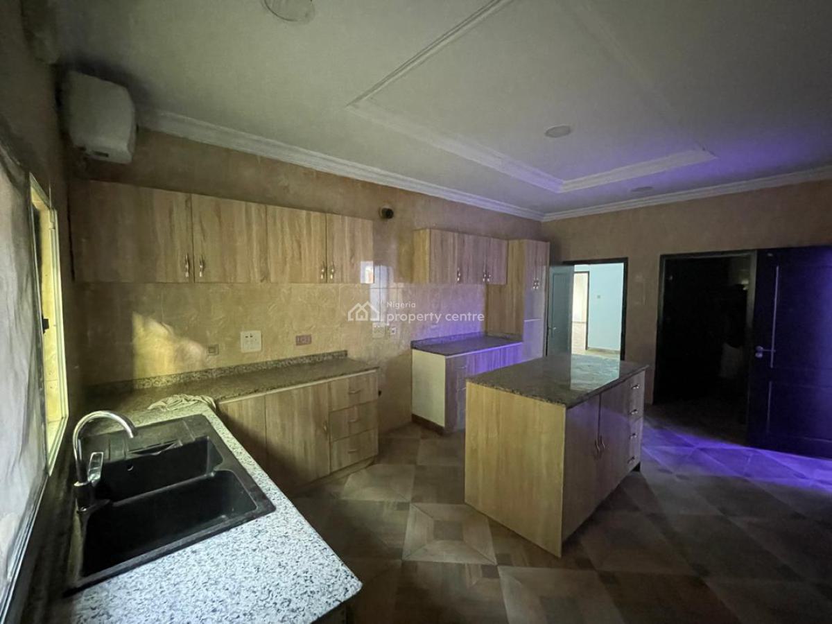 Luxury 4bedrooms Bungalow Bq in a Fully Serviced Estate, Chevron Drive Lekki Lagos, Lekki, Lagos, House for Rent