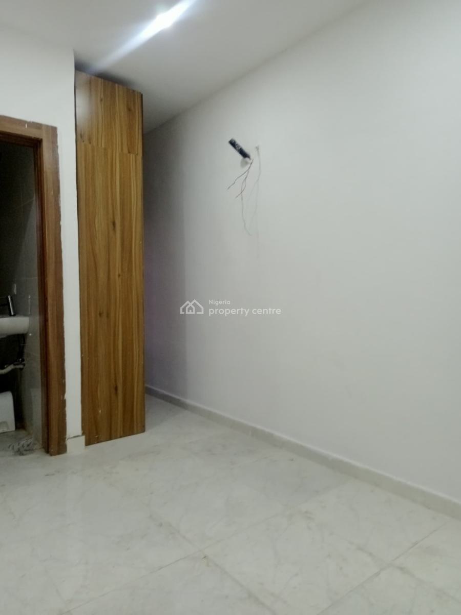 a Luxury Standard Shared Apartment with Swimming Pool Gym,playground, Spg Ologolo Lekki, Lekki, Lagos, Self Contain (single Rooms) for Rent