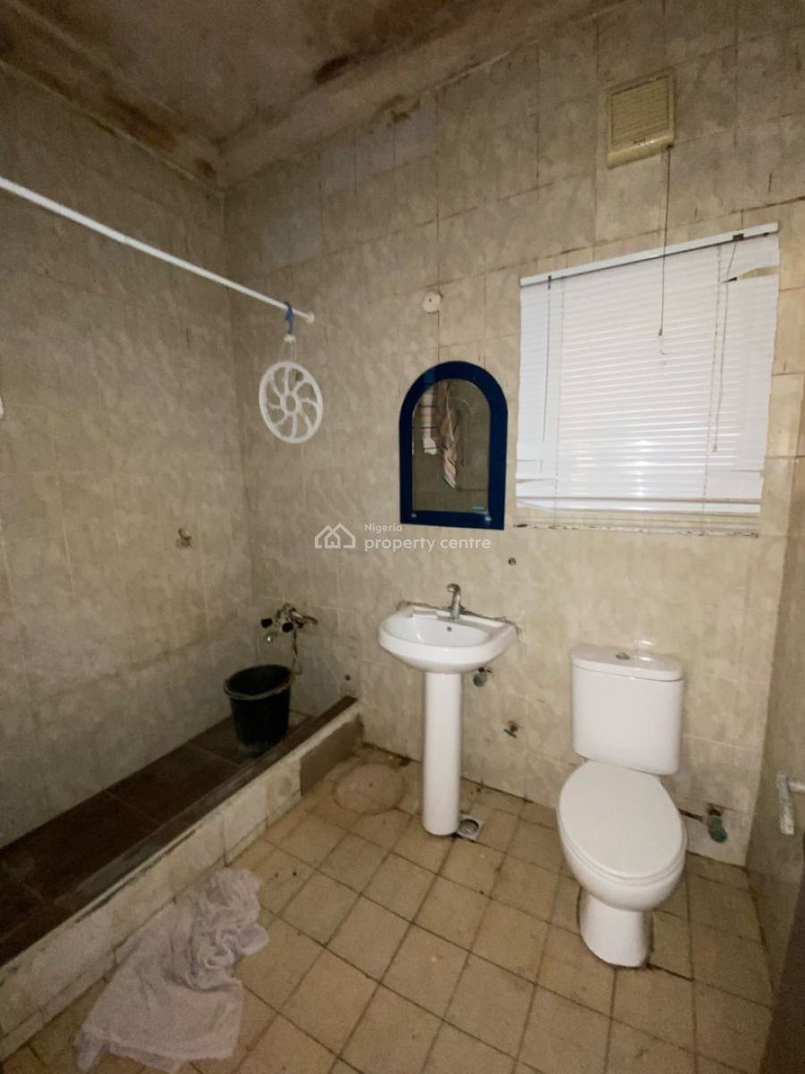 Spacious Shared Master Bedroom Apartment, Agungi, Lekki, Lagos, Flat / Apartment for Rent