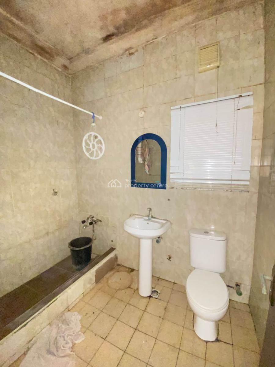 Spacious Shared Master Bedroom Apartment, Agungi, Lekki, Lagos, Flat / Apartment for Rent