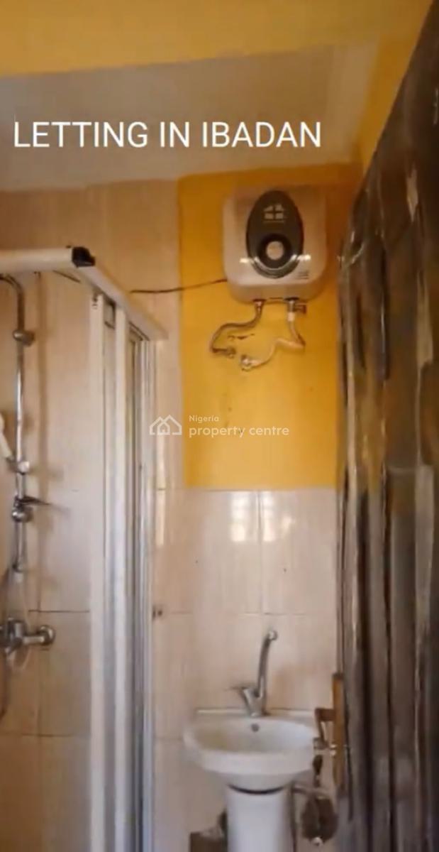 a Standard, Newly Renovated 3 Bedroom Flat, Gbekunba, Ibadan, Oyo, Flat / Apartment for Rent