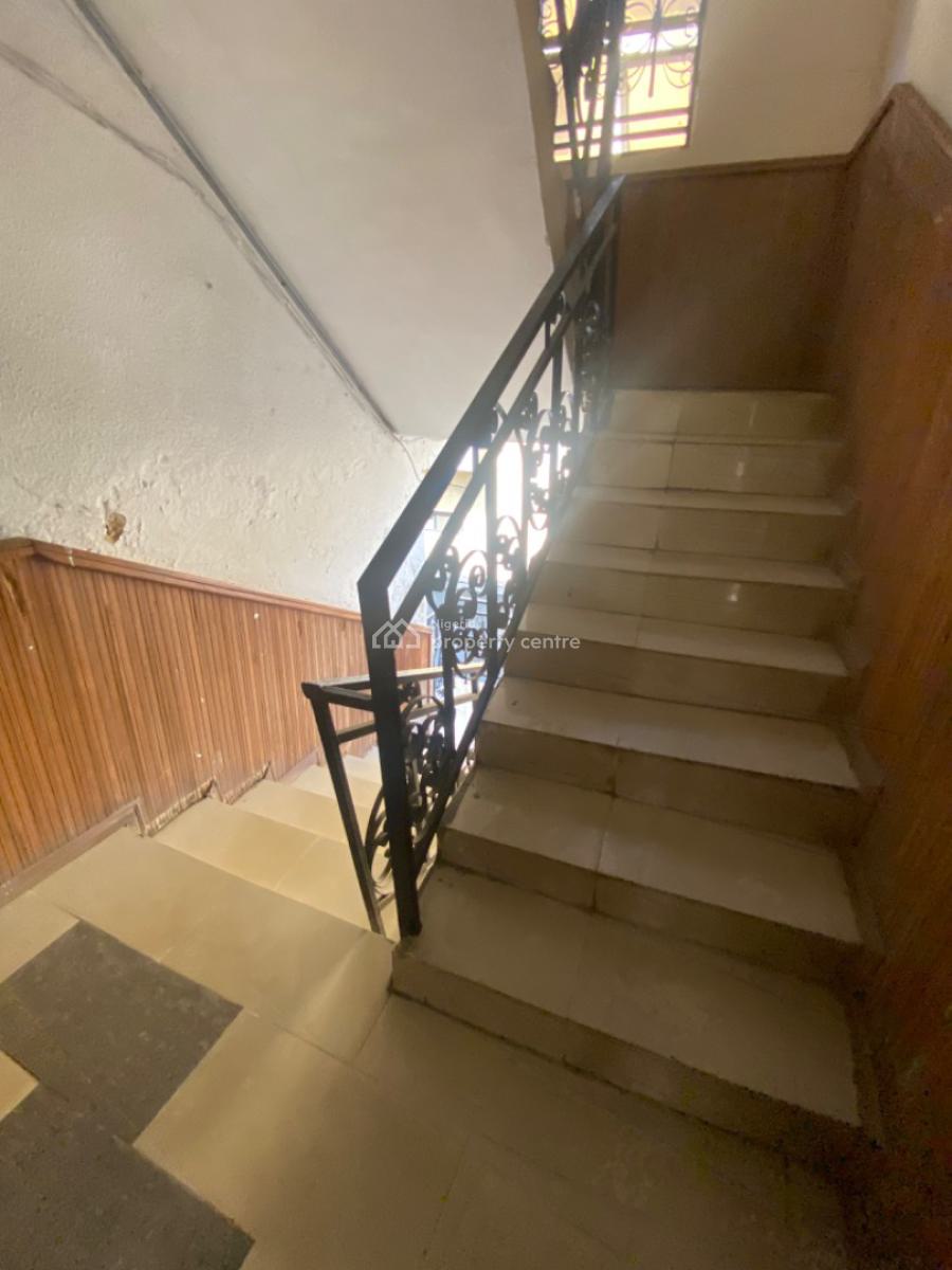1 Bedroom Min Flat, Lekki Phase 1, Lekki, Lagos, Mini Flat (room and Parlour) for Rent