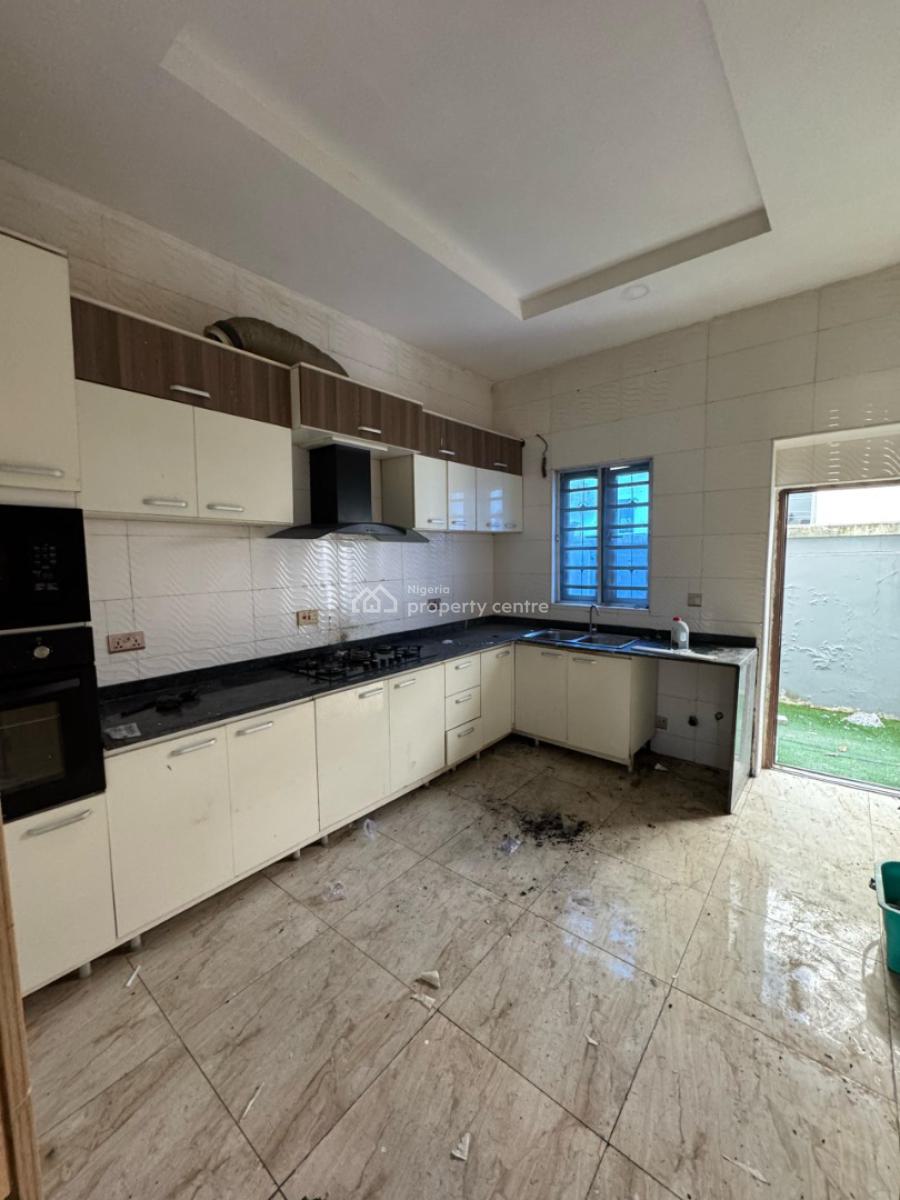 Well Maintained Spacious 3 Bedrooms Duplex, in a Well Secured Estate By Chevron Toll Gate, Lekki, Lagos, Terraced Duplex for Rent