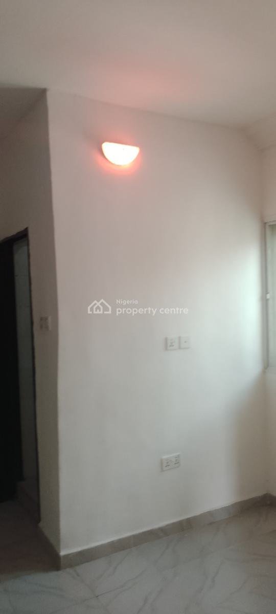Spacious 2bedroom with Open Plan Kitchen, Aluko Street New Road Lekki, Lekki, Lagos, Flat / Apartment for Rent