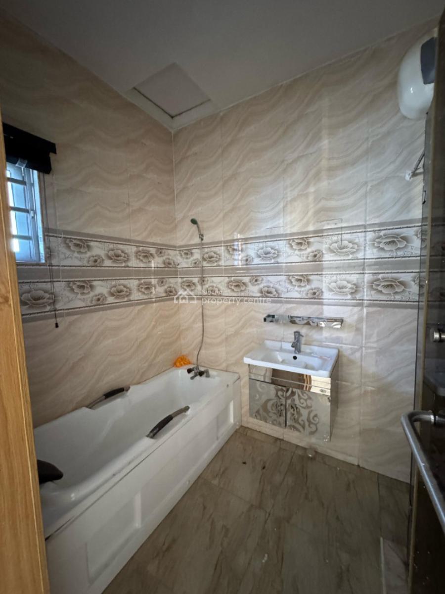 𝐖𝐄𝐋𝐋 𝐌𝐀𝐈𝐍𝐓𝐀𝐈𝐍𝐄𝐃 3 𝐁𝐄𝐃𝐑𝐎𝐎𝐌 𝐓𝐄, Chevron, Lekki, Lagos, Terraced Duplex for Rent