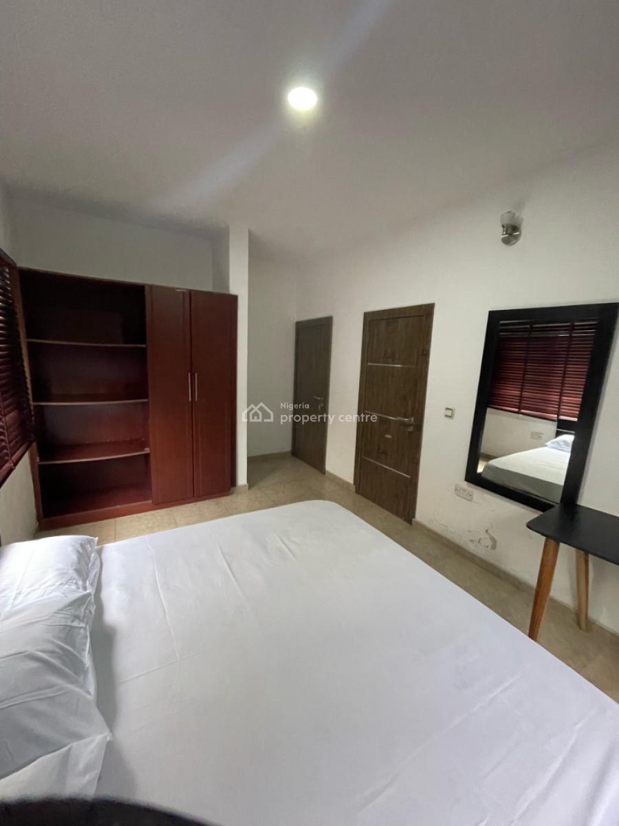 3 Bedroom Shared Apartment, Oba Saheed Elegushi Street, Off Freedom Way, Lekki Phase 1, Lekki, Lagos, Flat / Apartment for Rent