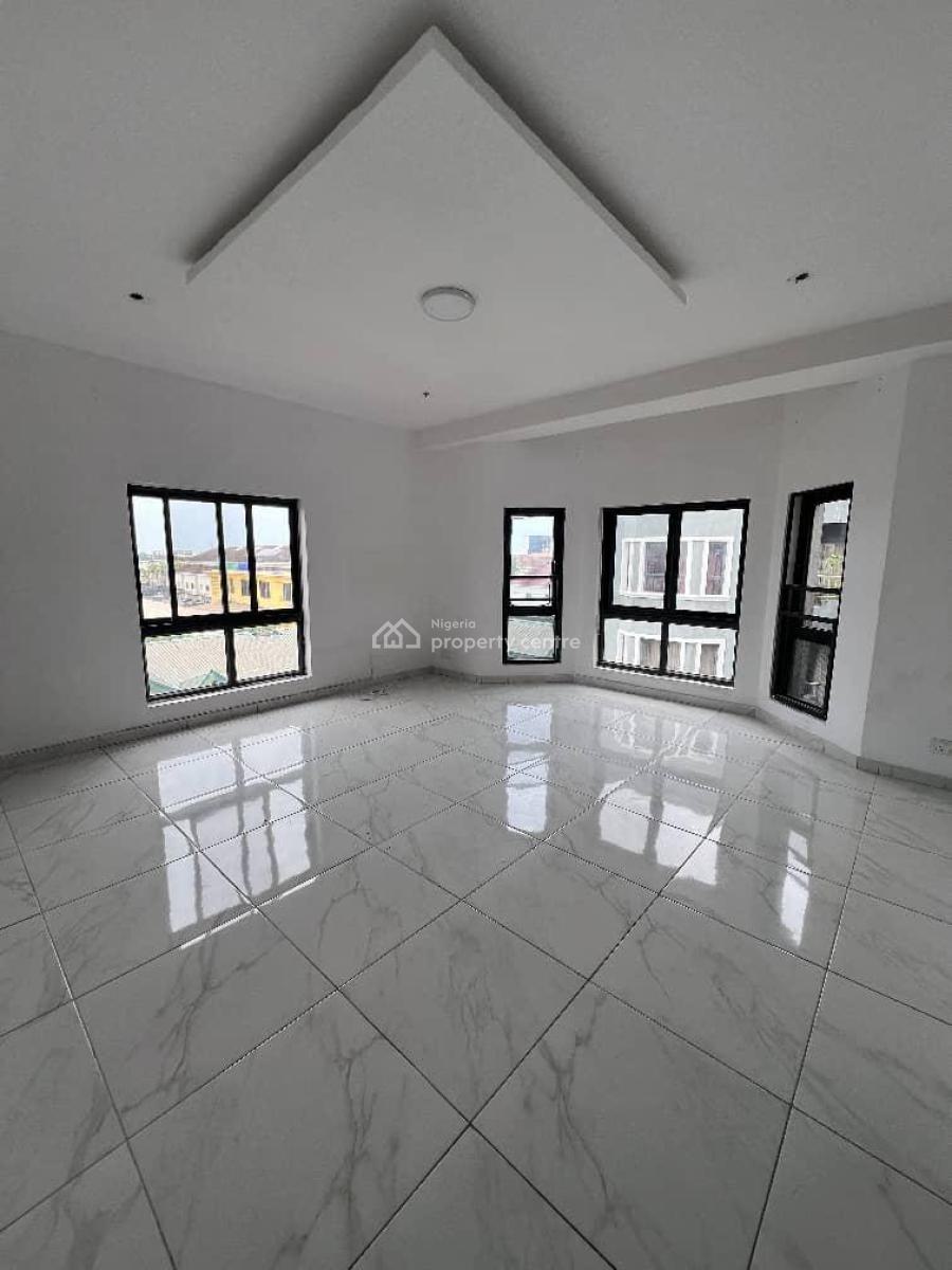 Spacious 3 Bedroom Apartment, Lekki Phase 1, Lekki, Lagos, Flat / Apartment for Rent