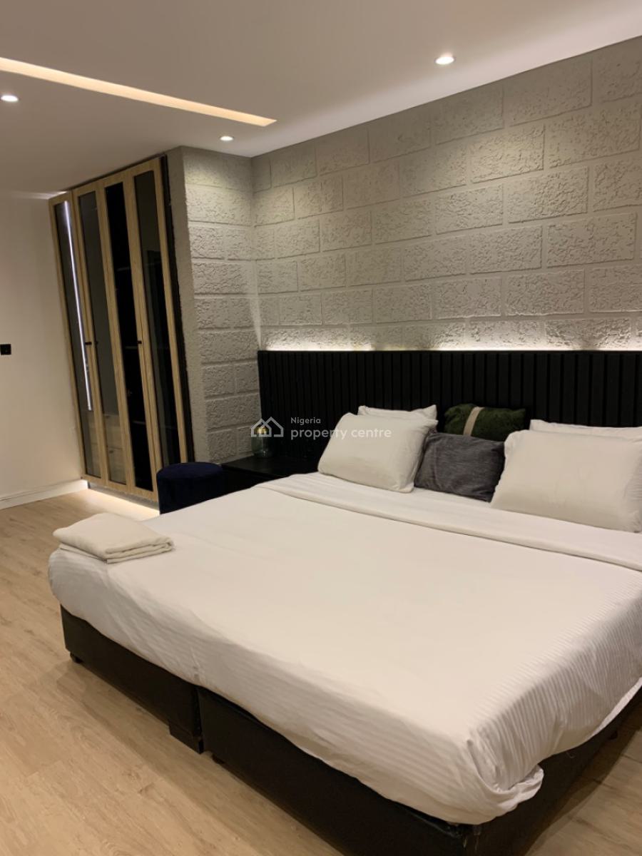 2 Bedrooms Luxury Waterfront Apartment, Admiralty Close, Lekki Phase 1, Lekki, Lagos, Flat / Apartment Short Let