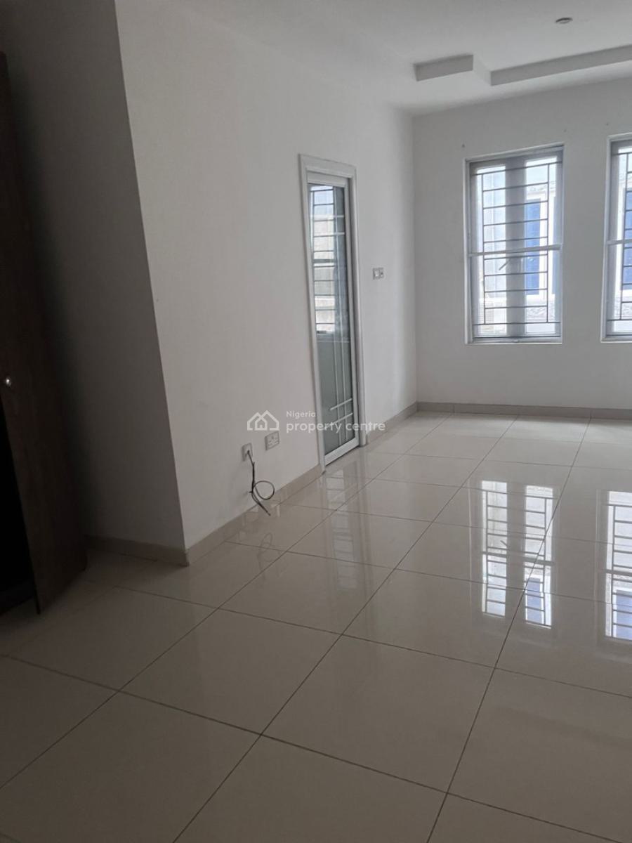 Spacious 2 Bedroom Apartment, Fully Serviced, Oral Estate, Lekki, Lagos, Flat / Apartment for Rent