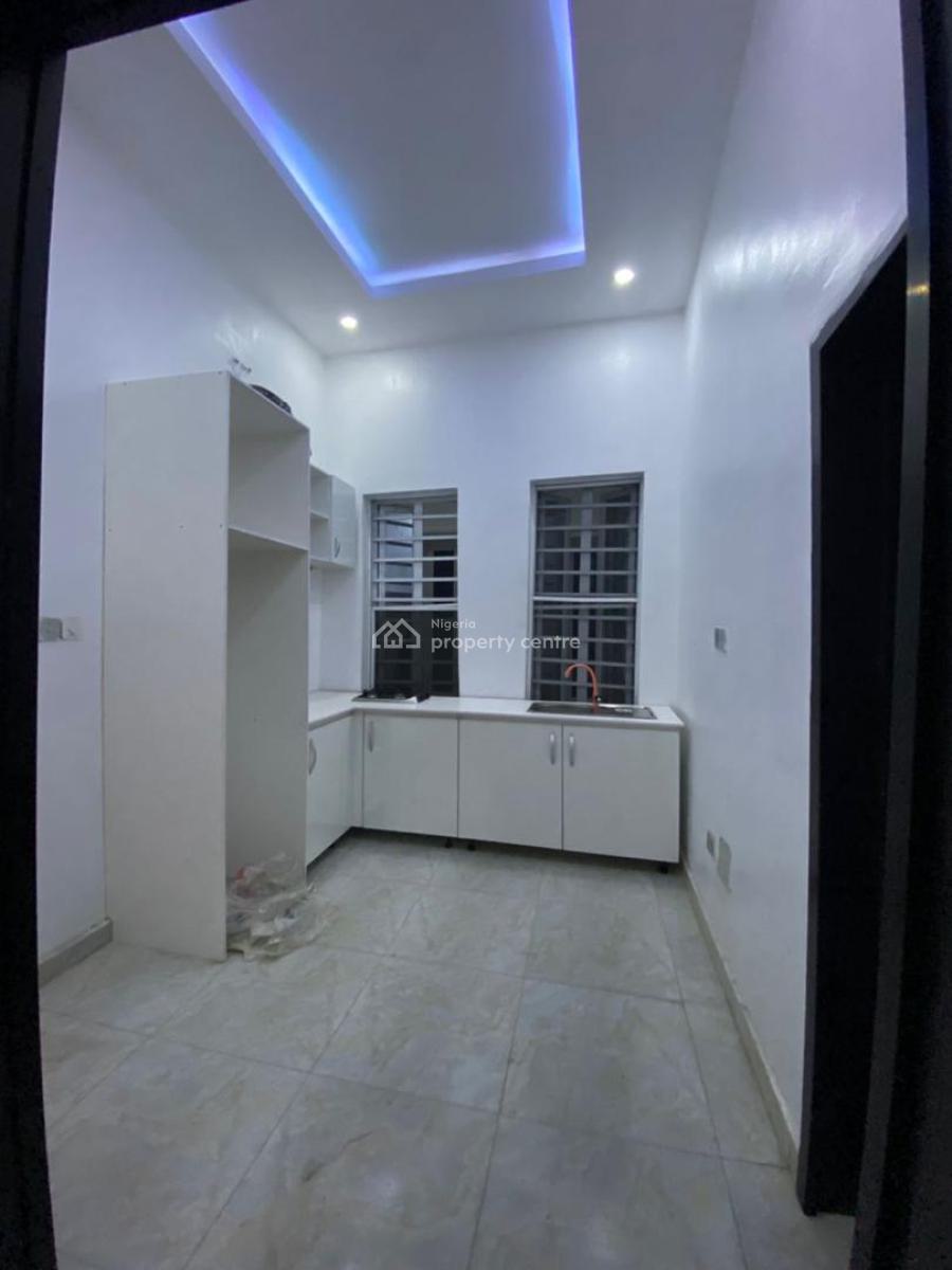 Executive Mini Flat with Fully Fitted Kitchen at Chevron, Lekk, Chevron, Lekki, Lagos, Flat / Apartment for Rent