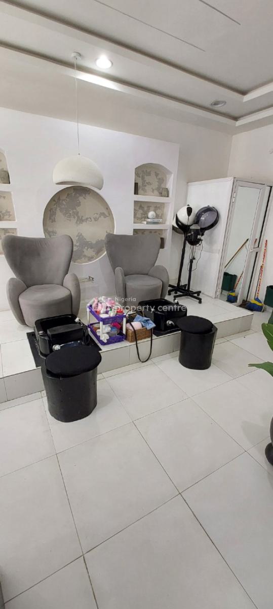 Well Furnished Salon / Spa Shop, Orchid Road, Lekki, Lagos, Shop for Rent