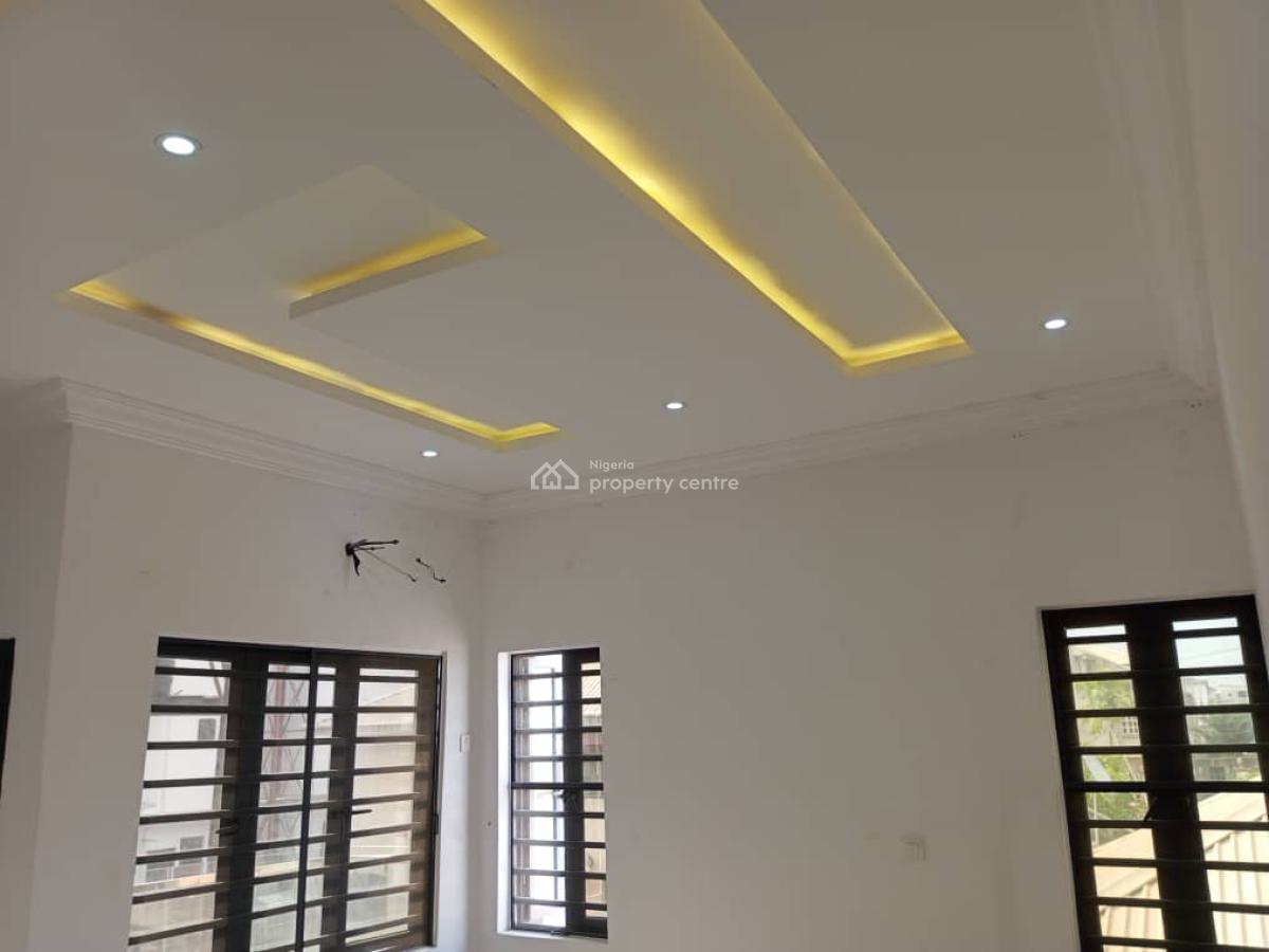 Well Maintained 4 Bedrooms Terraced Duplex, Ologolo, Lekki, Lagos, Terraced Duplex for Rent