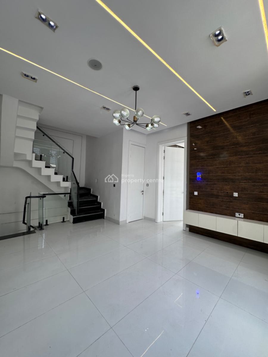 Affordable Luxury Home with Swimming Pool, Ikota Estate By Lekki, Lekki, Lagos, Semi-detached Duplex for Sale