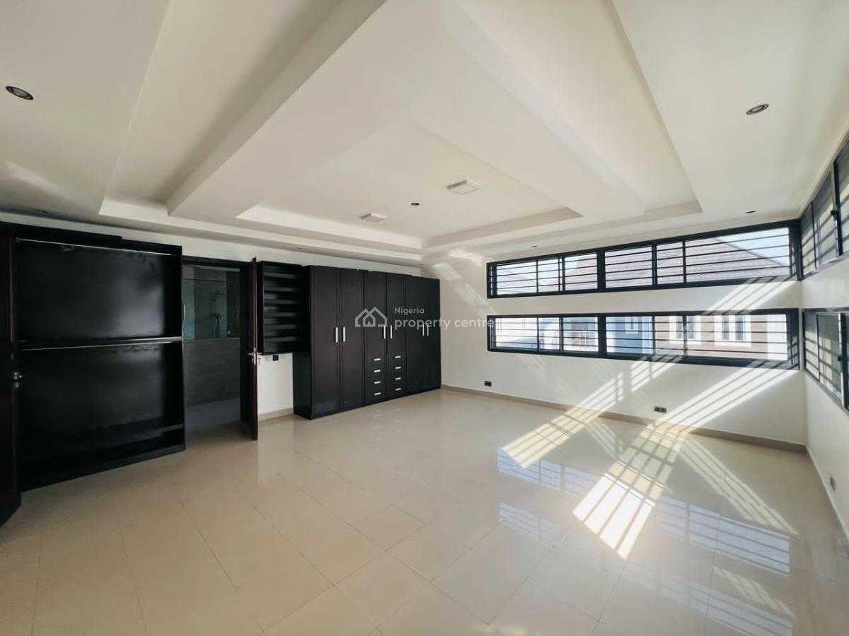4 Bedrooms Semi-detached with Bq, Osapa Pinnock Estate, Lekki, Lagos, Semi-detached Duplex for Rent