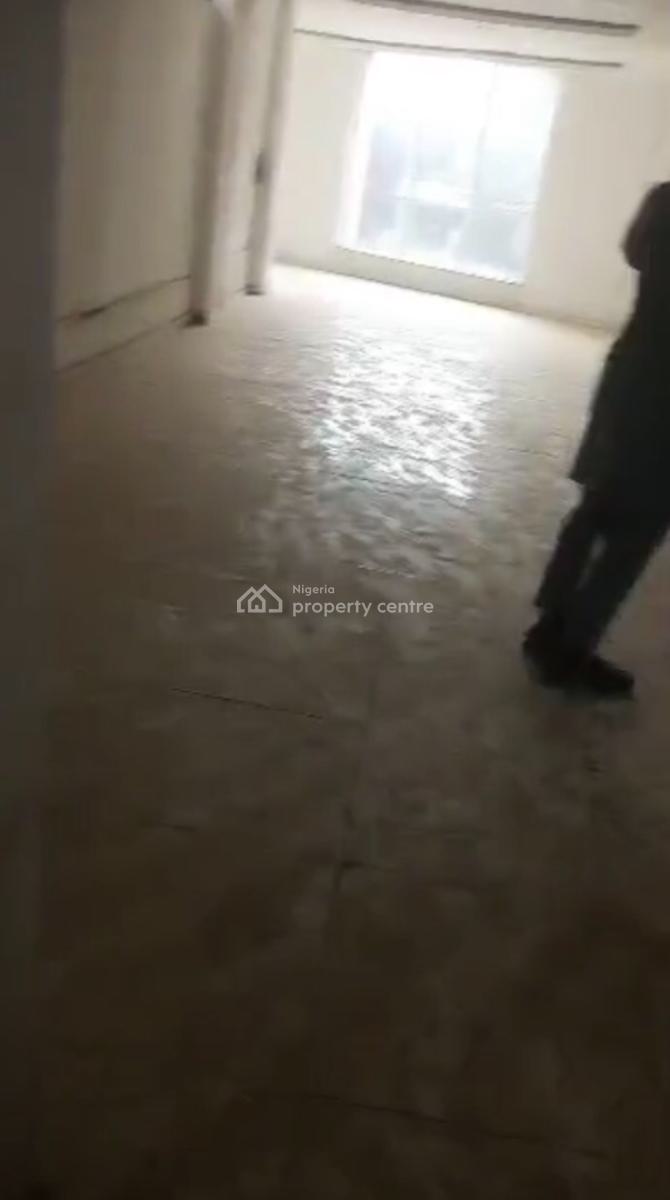 a Standard, Massive Shop, Gwarinpa, Abuja, Shop for Rent