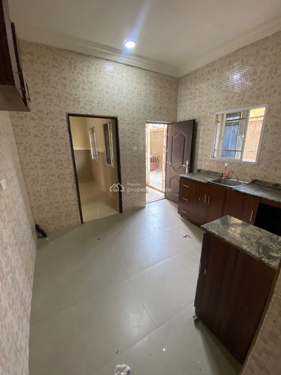 Luxury Two Bedroom Block of Flat, Dawaki District, Dawaki, Gwarinpa, Abuja, Flat / Apartment for Rent