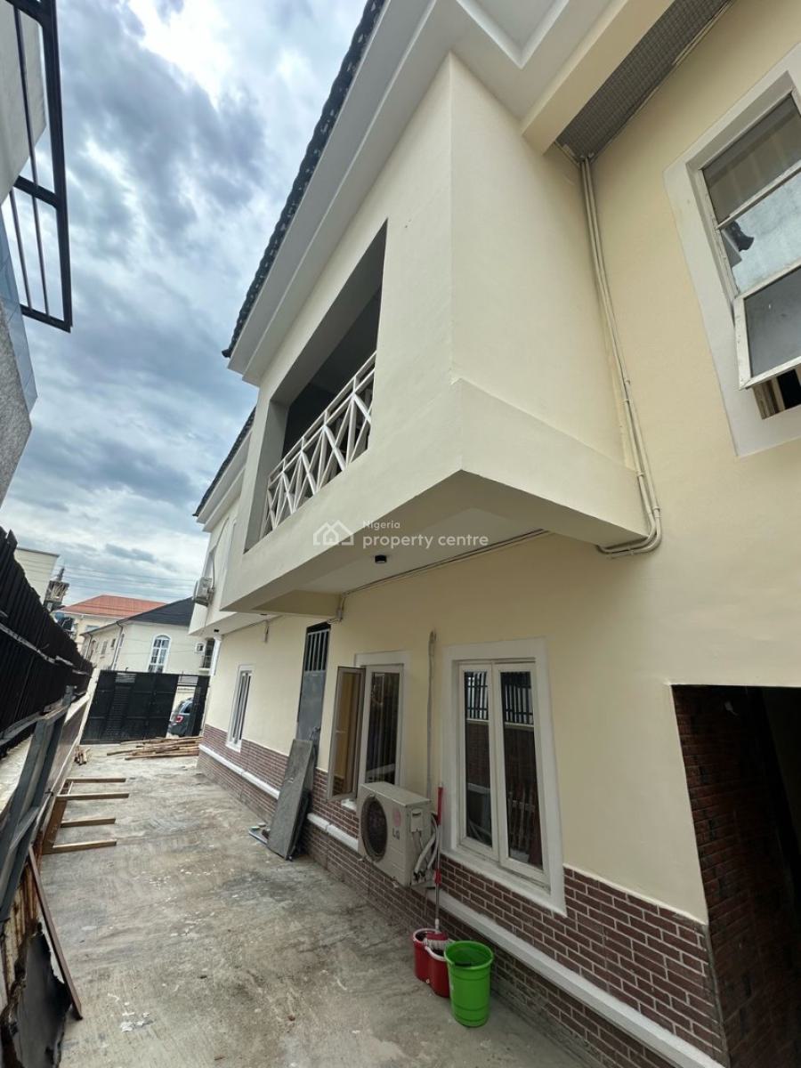 Nice 3 Bedroom Flat in an Estate, Lekki Phase 1, Lekki, Lagos, Flat / Apartment for Rent