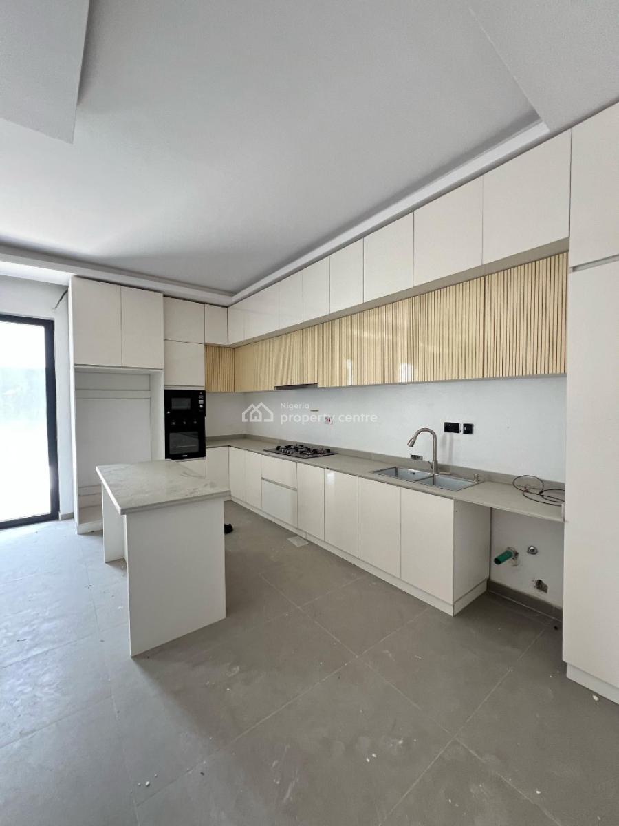 Aesthetically Pleasing 3 Bedroom Maisonette with Bq, Ikoyi, Lagos, Block of Flats for Sale