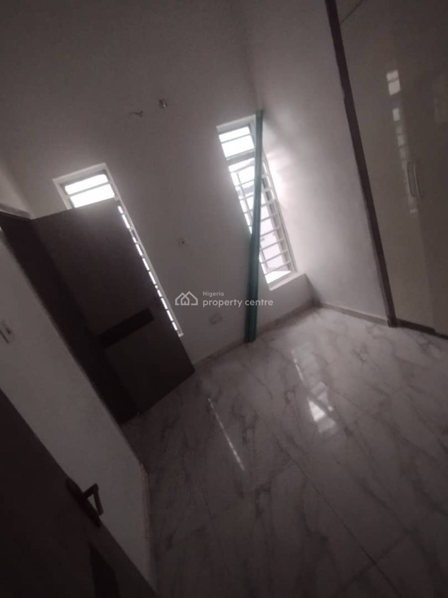Now Letting Shared Apartment at -- Tide Extensions, Royal Pine Gate 1., Royal Pine Estate, Lekki Expressway, Lekki, Lagos, Self Contain (single Rooms) for Rent