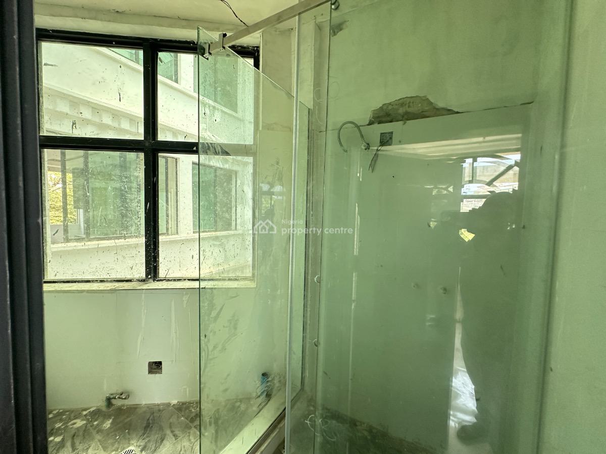 Partly Furnished Studio Flat with a Pool and Gym, Eleganza, Lekki, Lagos, Self Contain (single Rooms) for Rent