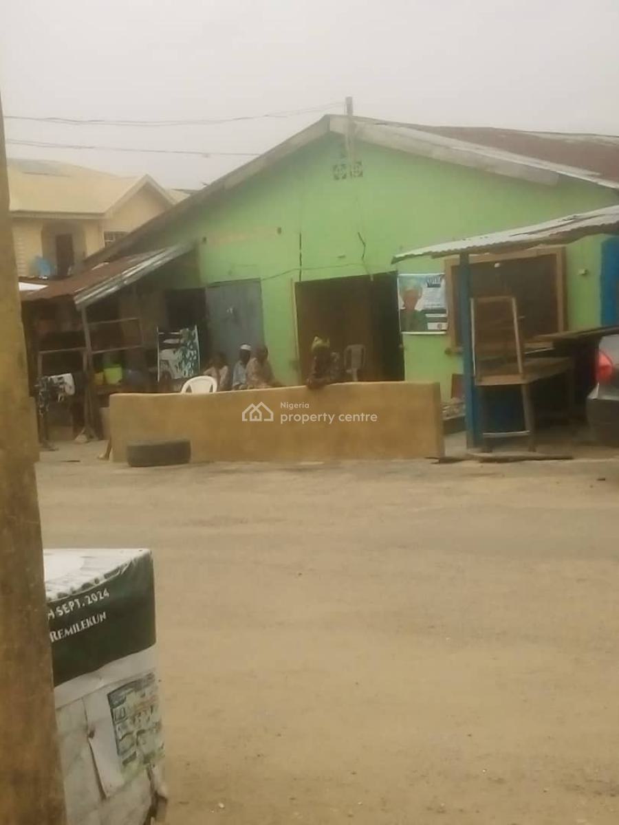 Tenament Bungalow House on a Plot of Land, Mushin, Lagos, Detached Bungalow for Sale